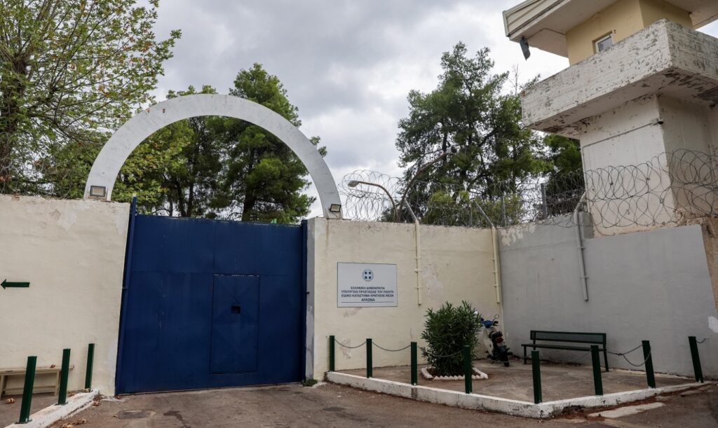 «Ο Σύλλογος Στήριξης Κρατουμένων στην καλοκαιρινή γιορτή του Αυλώνα – Δωρεά και βραβεύσεις με συγκίνηση» 7 filakes avlona